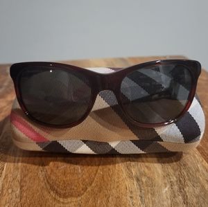 Burberry Sunglasses with Hardshell Case | Dark Brown